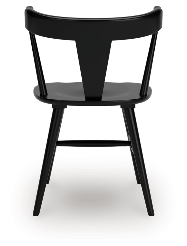 Gretlynn Dining Table and 4 Chairs