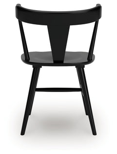 Gretlynn Dining Table and 4 Chairs