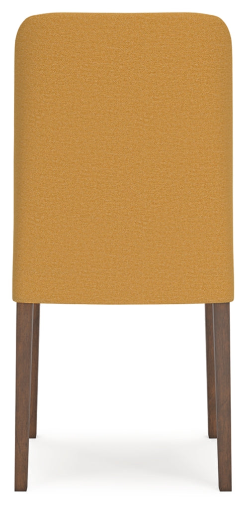 Lyncott Dining Table and 4 Chairs