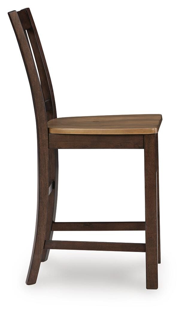 Rylandeen Counter Height Dining Table and 4 Barstools