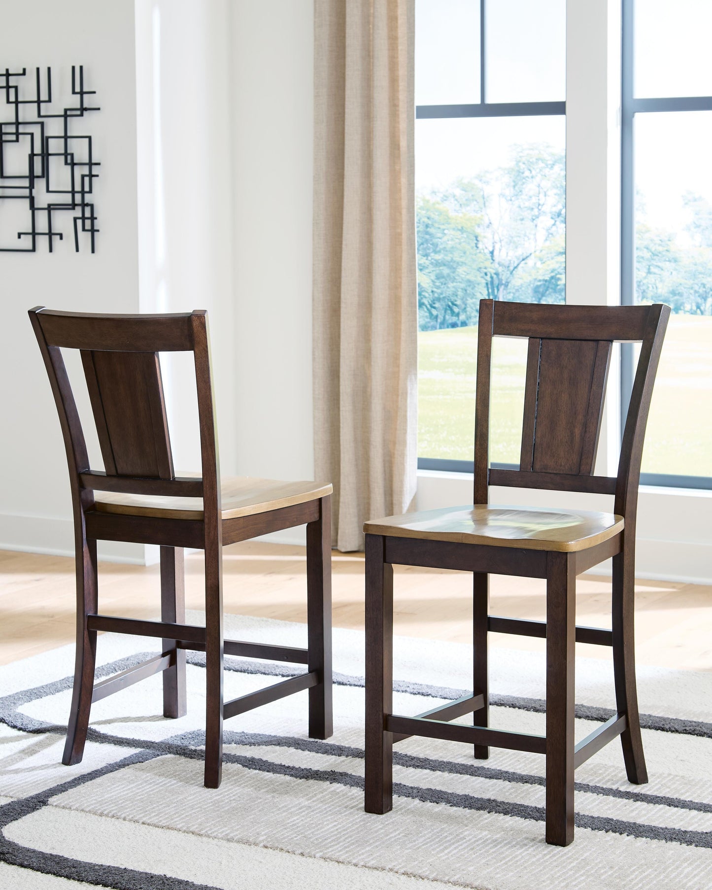Rylandeen Counter Height Dining Table and 4 Barstools