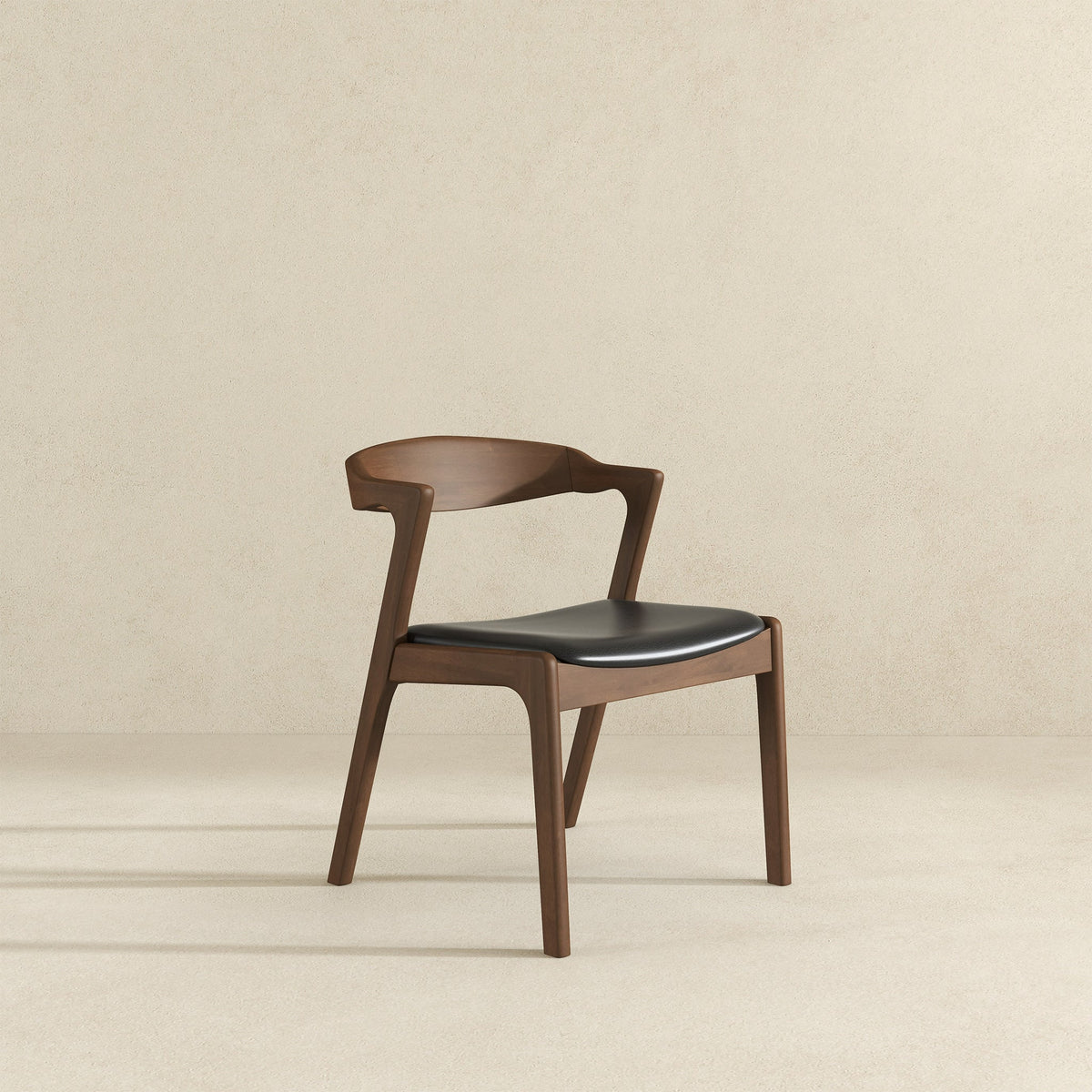 Silla de comedor Dakota de madera maciza y cuero negro (juego de 2)