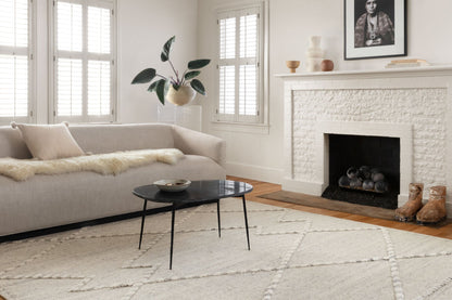 Loloi Iman IMA-03 Ivory / Lt. Grey