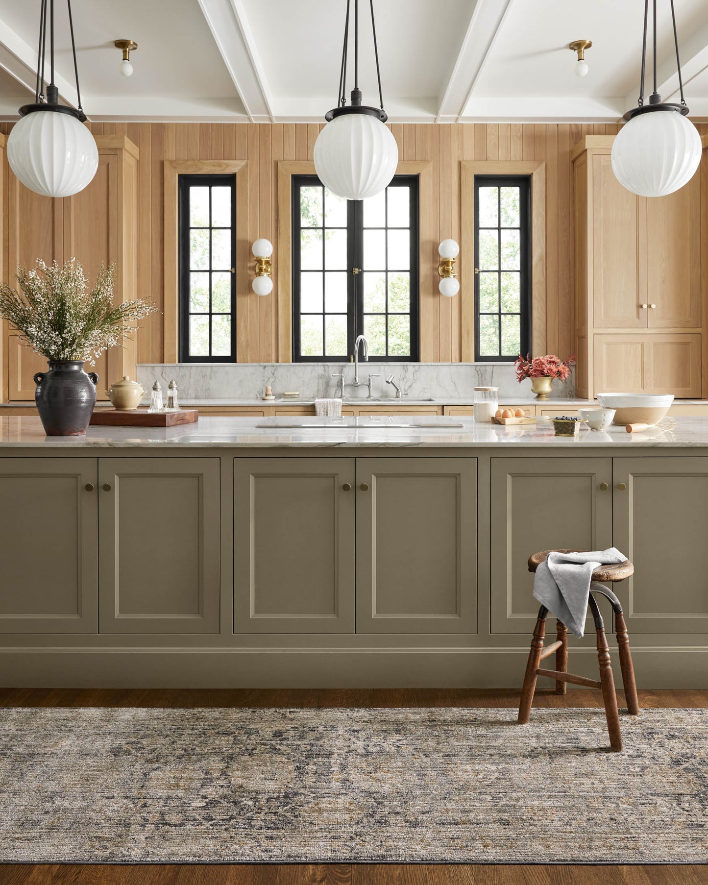 Jean Stoffer x Loloi Katherine KES-02 Carbón/Dorado