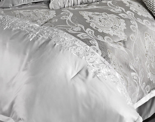 Kadin Comforter Set