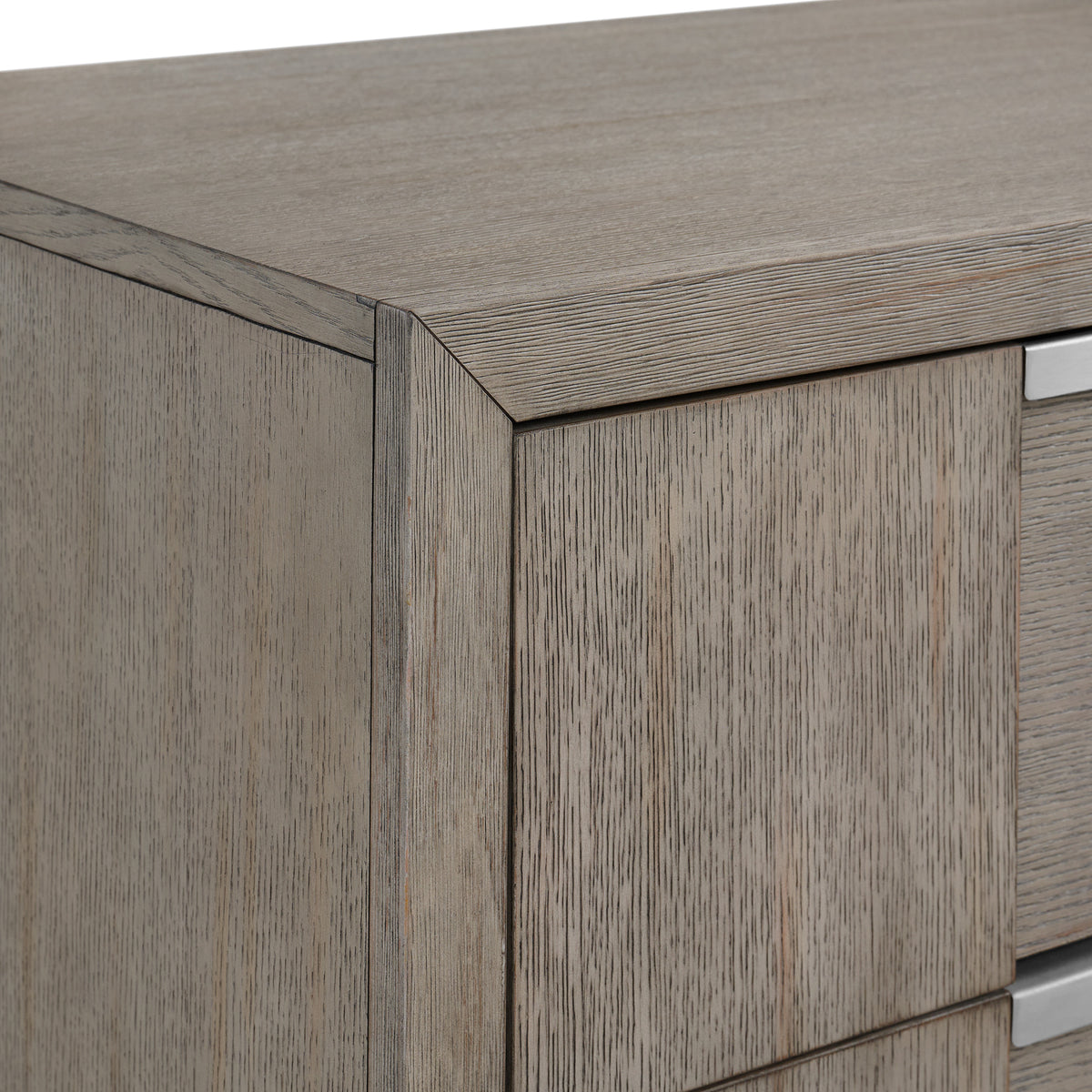 Kelis Queen 4PC Bedroom Set with 2 Nightstands & Chest in Grey