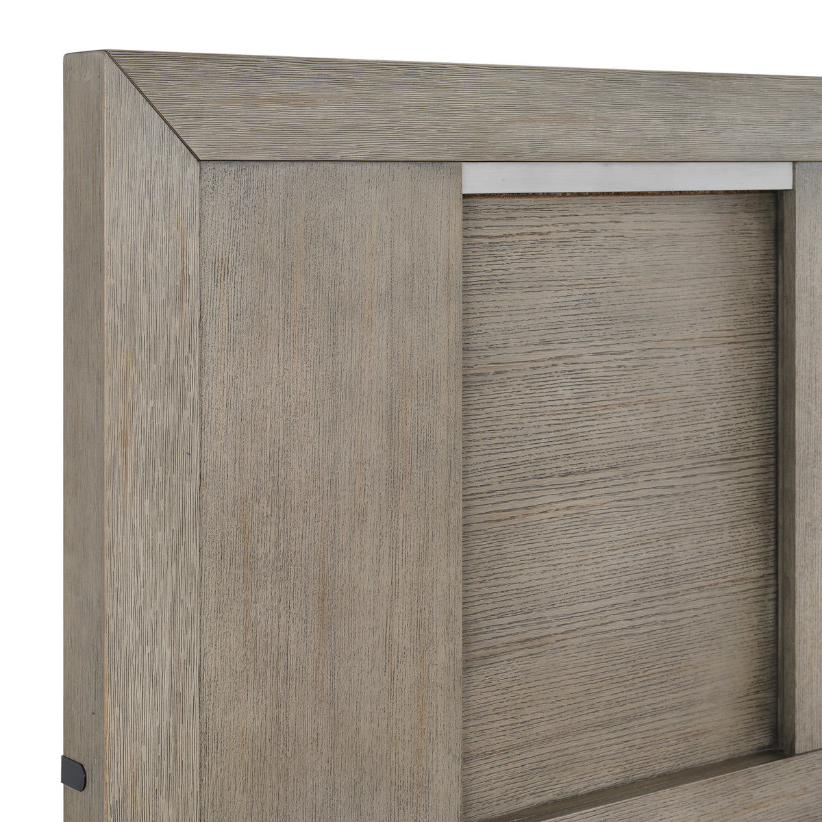 Kelis Queen 4PC Bedroom Set with 2 Nightstands & Chest in Grey