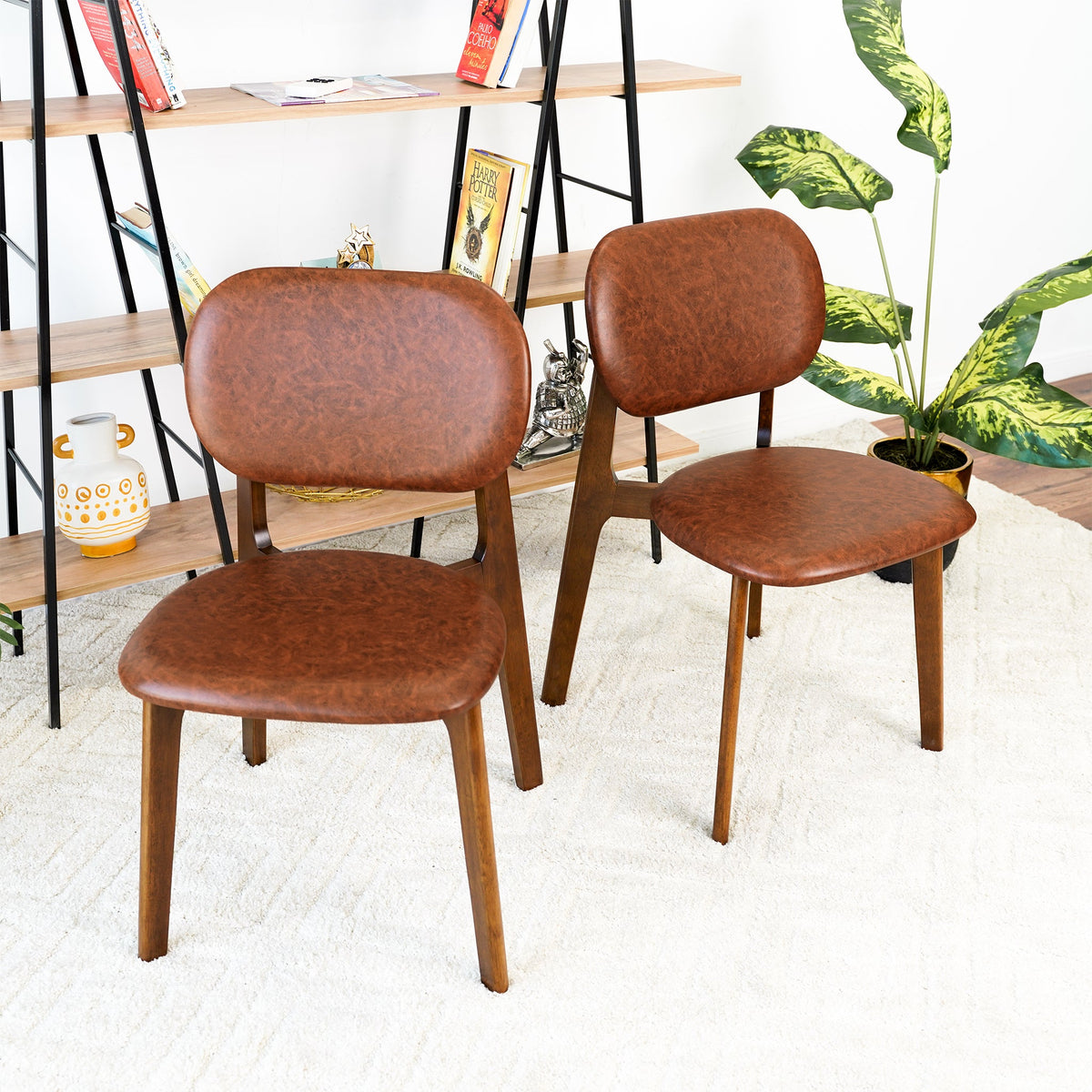 Silla de comedor Kelsey de cuero marrón (juego de 2)