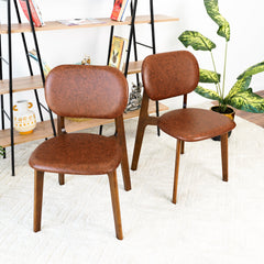 Silla de comedor Kelsey de cuero marrón (juego de 2)