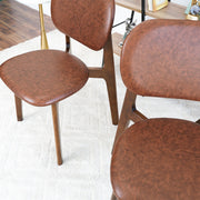 Silla de comedor Kelsey de cuero marrón (juego de 2)