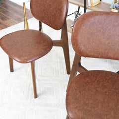 Silla de comedor Kelsey de cuero marrón (juego de 2)