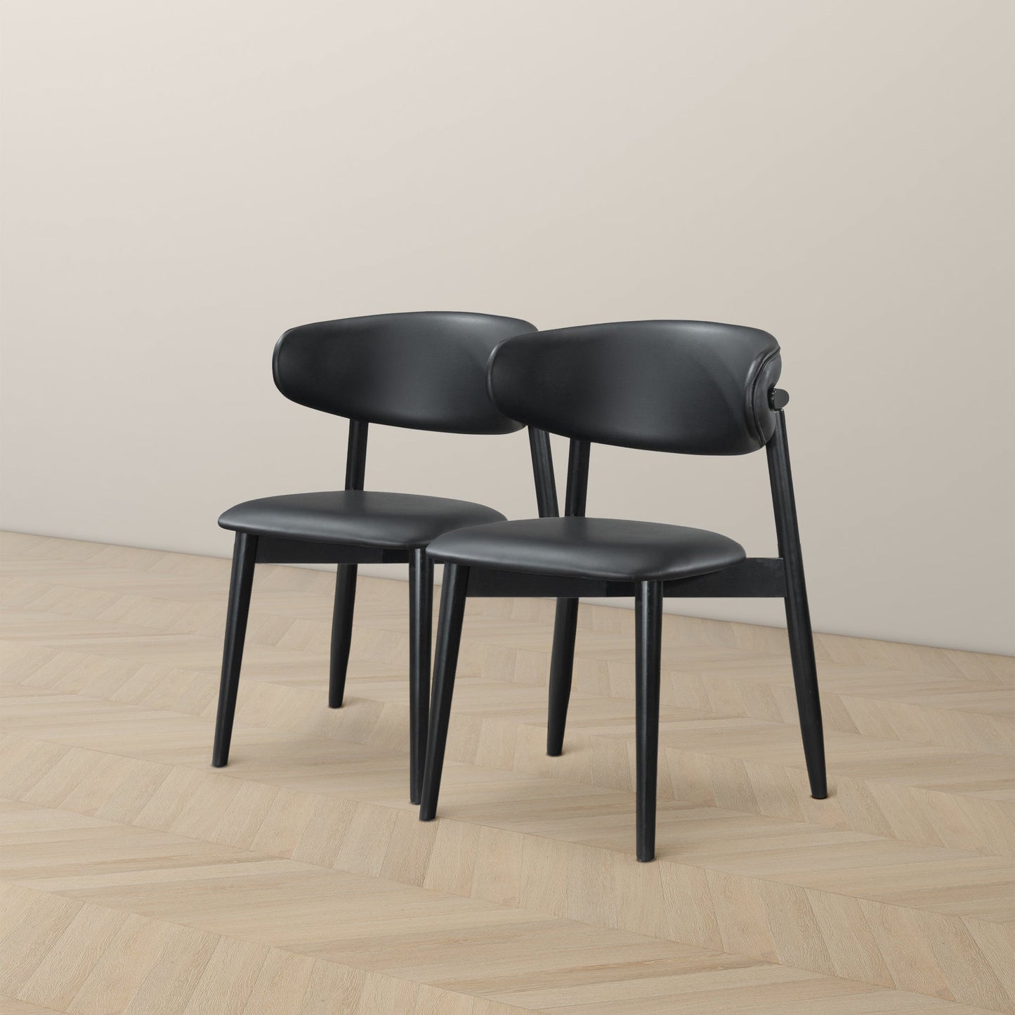 Silla de comedor Korbin de cuero vegano negro (juego de 2)