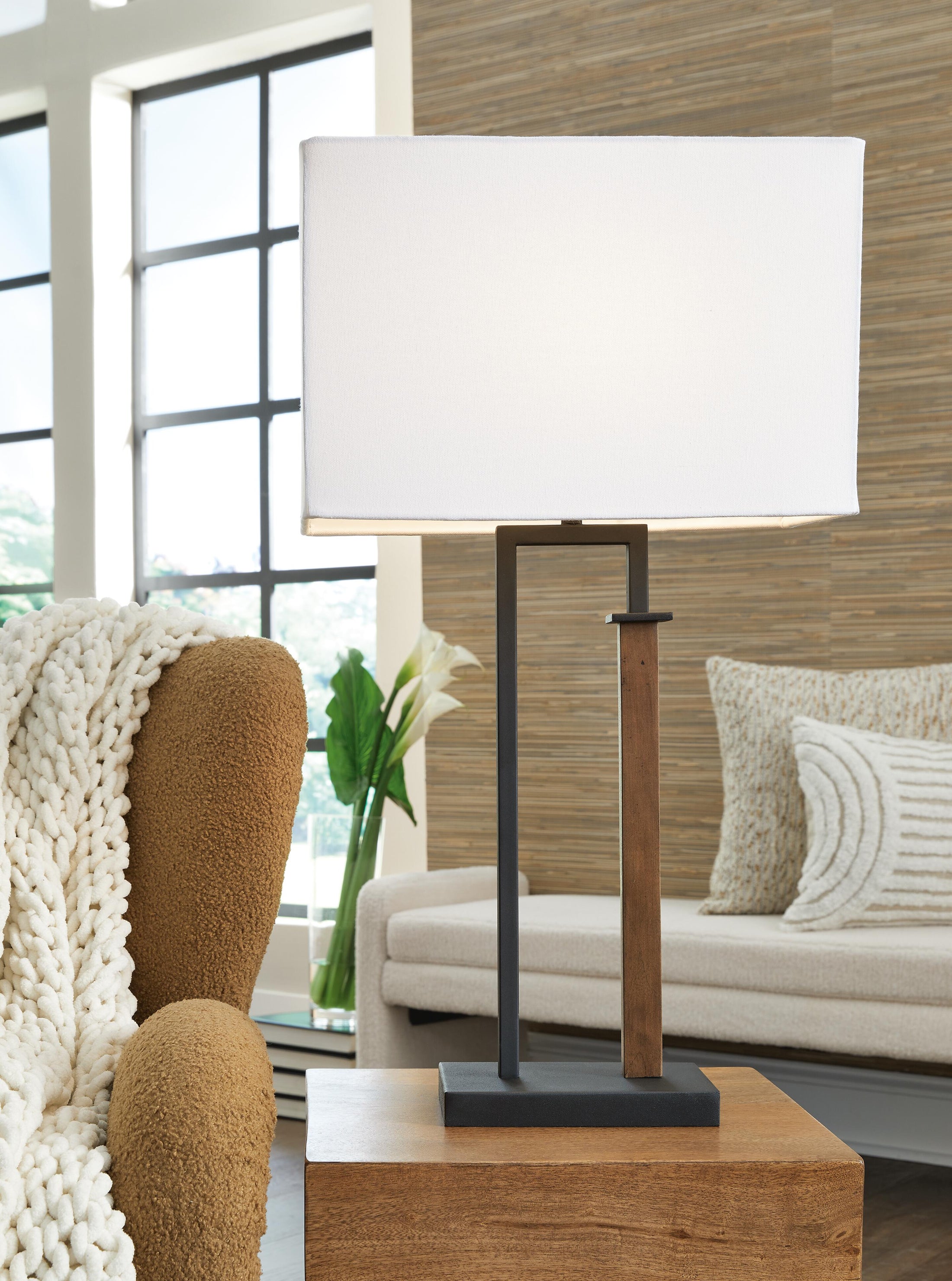 Voslen Metal Table Lamp (Set of 2)