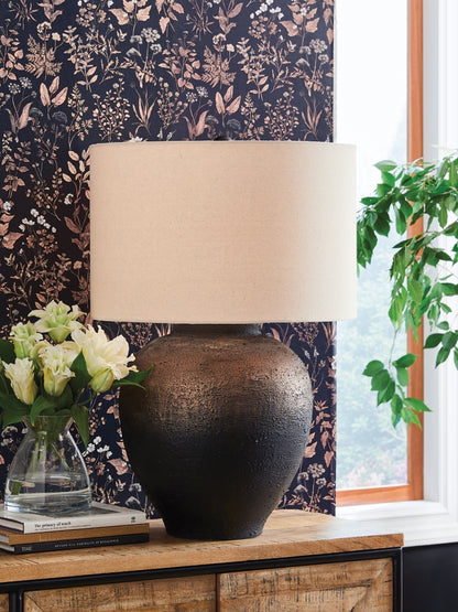 Newgerhard Metal Table Lamp (1/CN)
