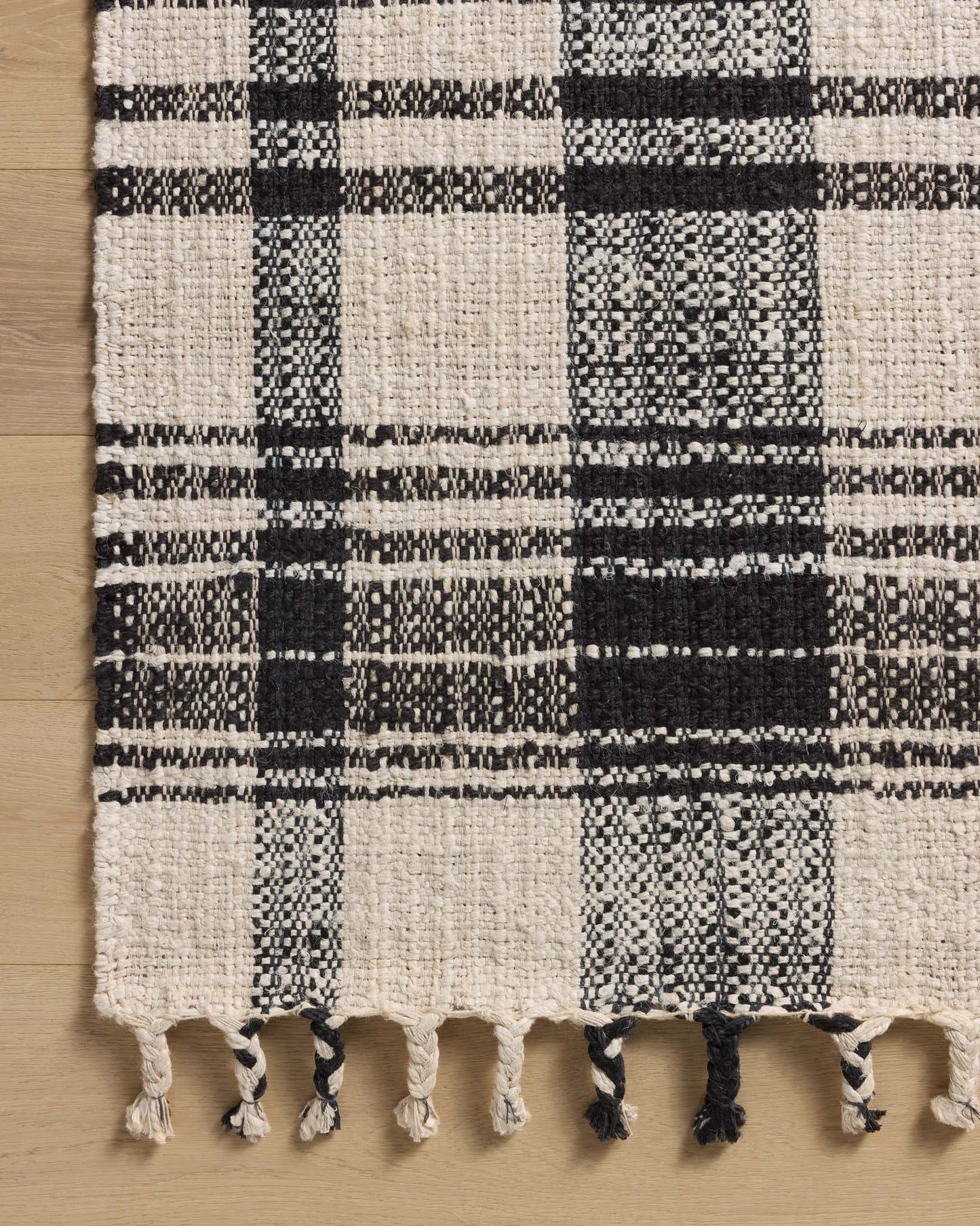 LOE-04 IVORY / BLACK