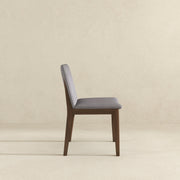 Silla de comedor Laura de madera maciza de lino gris claro (juego de 2)