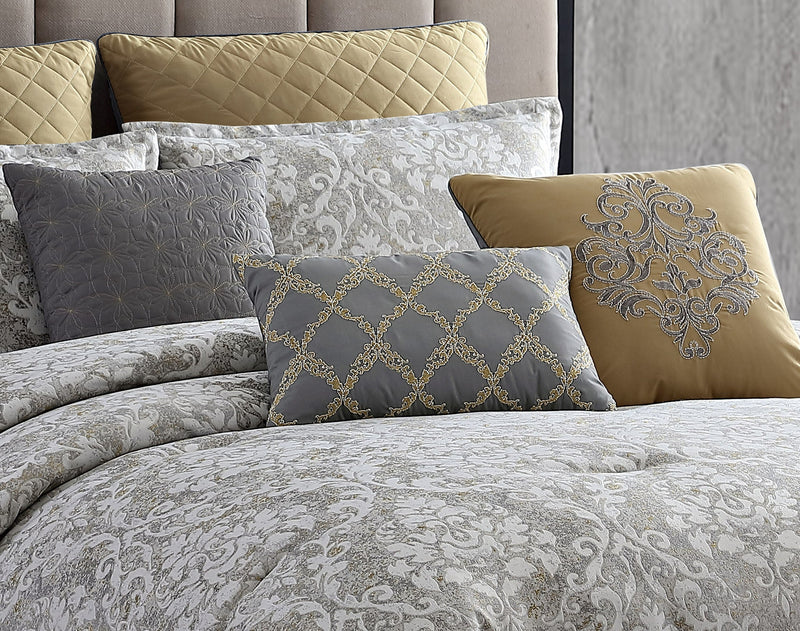 Vintage Medallion 9-Piece Queen Comforter Set in Lisbon Gray