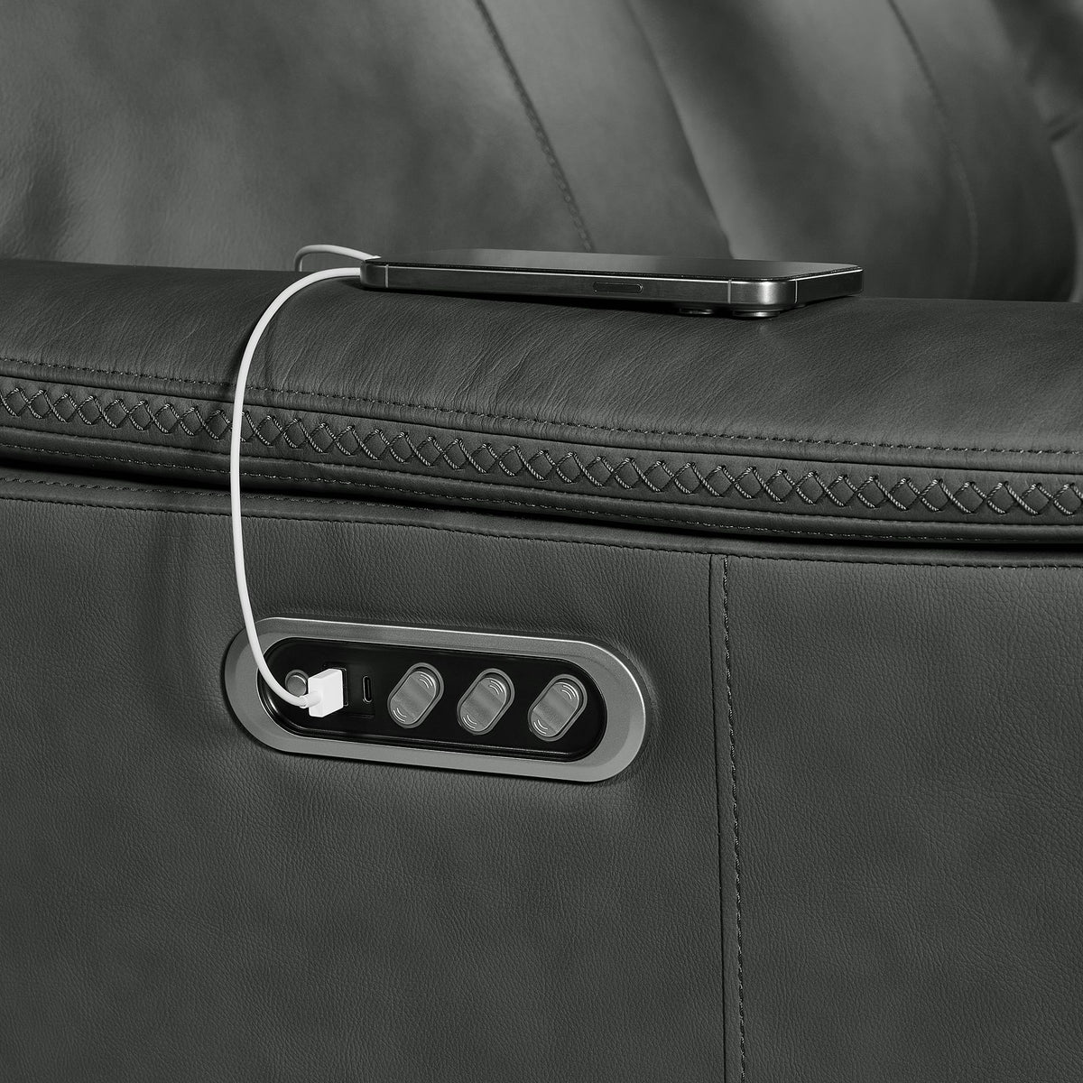 Mustang P3 Loveseat with Console in Aline Anthracite