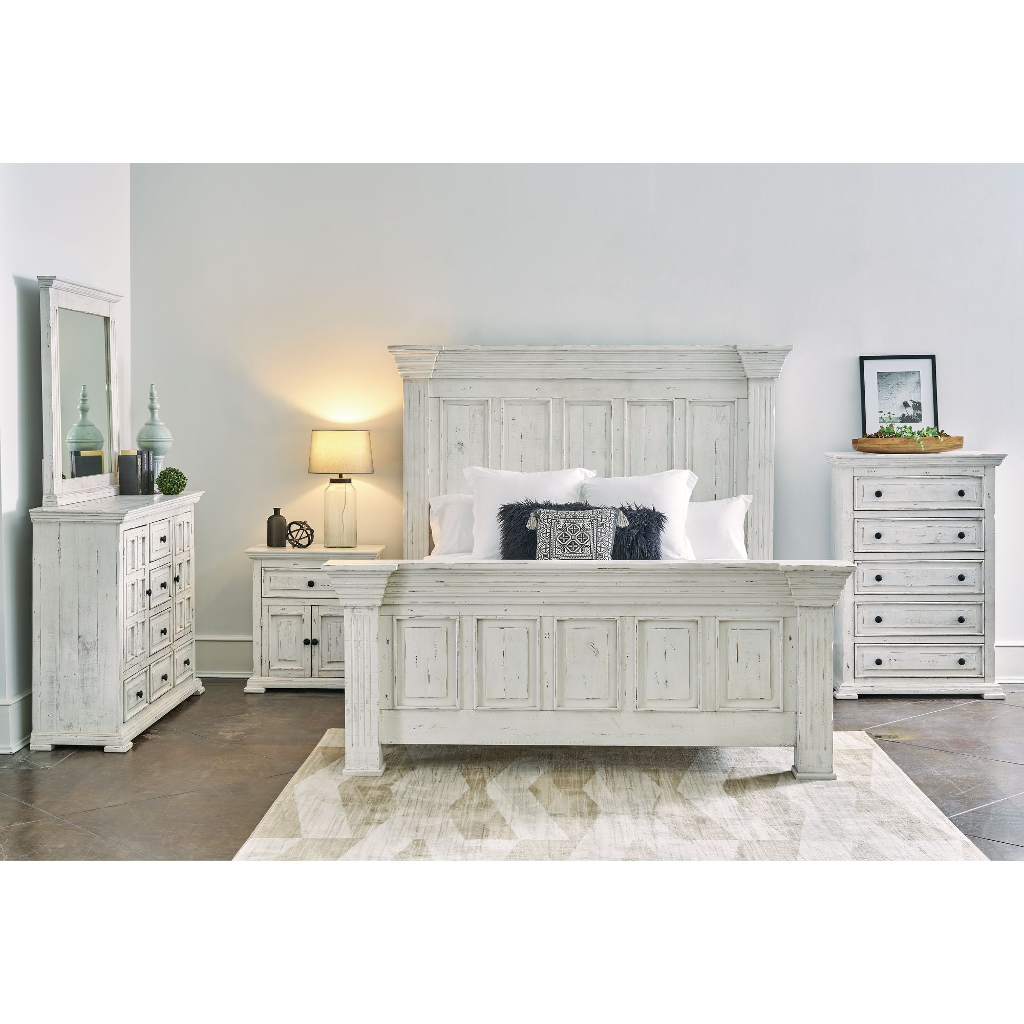 Olivia White Chest