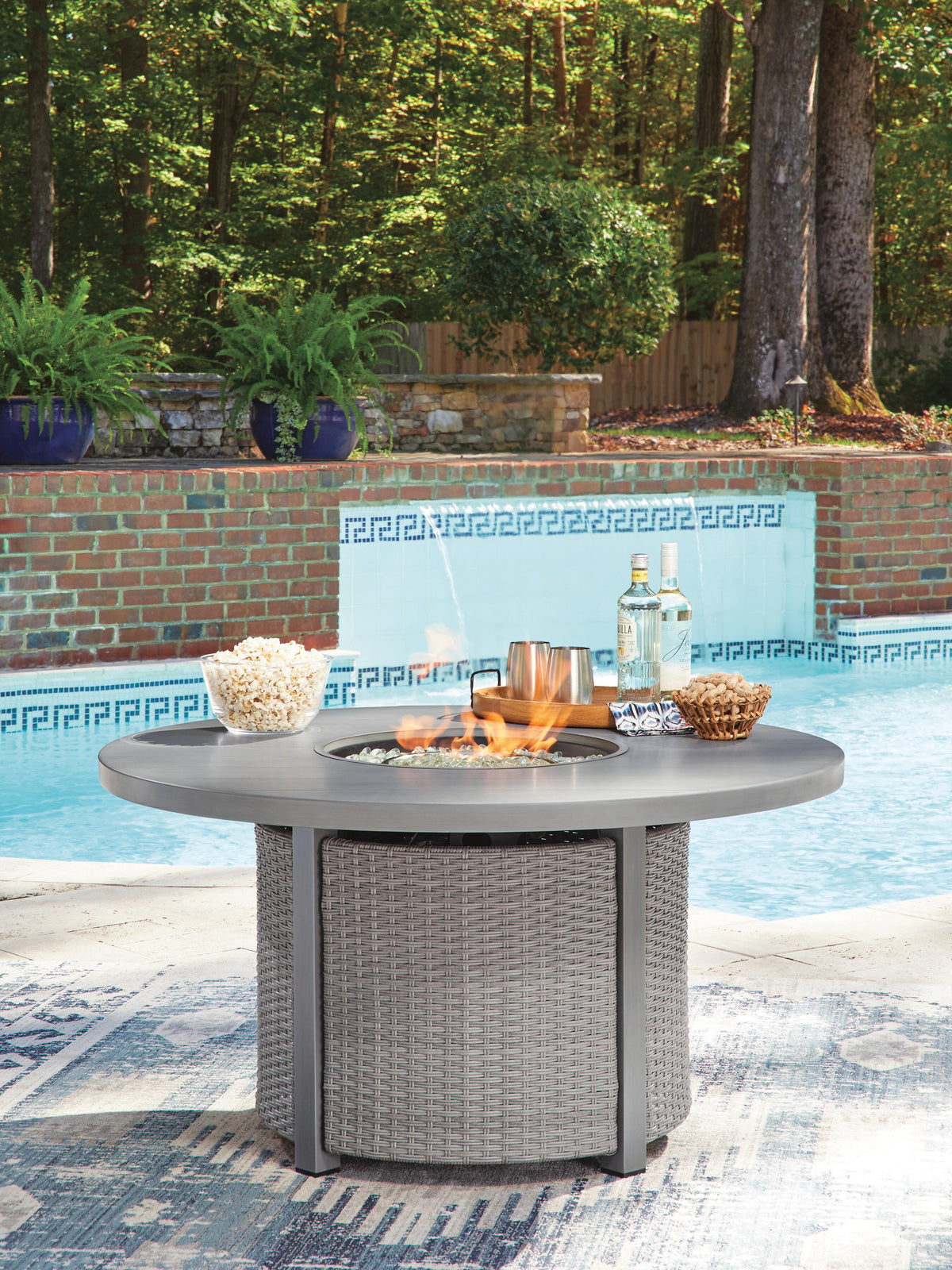 Dillon Beach Round Fire Pit Table