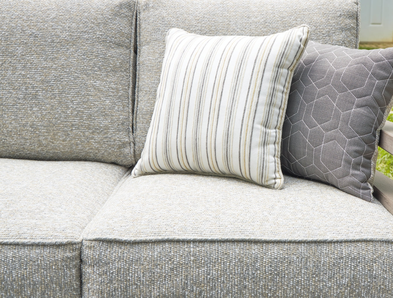 Hillside Barn Sofa with Cushion