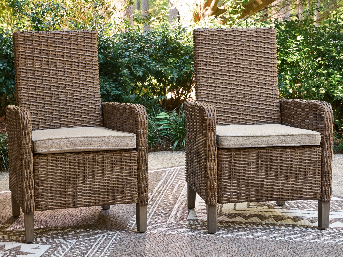 Revare Beach Arm Chair With Cushion (2/CN)