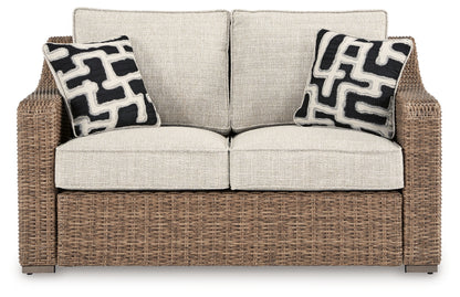 Beachcroft Loveseat w/Cushion