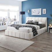 Cama tamaño king Hilar con plataforma en bouclé blanca