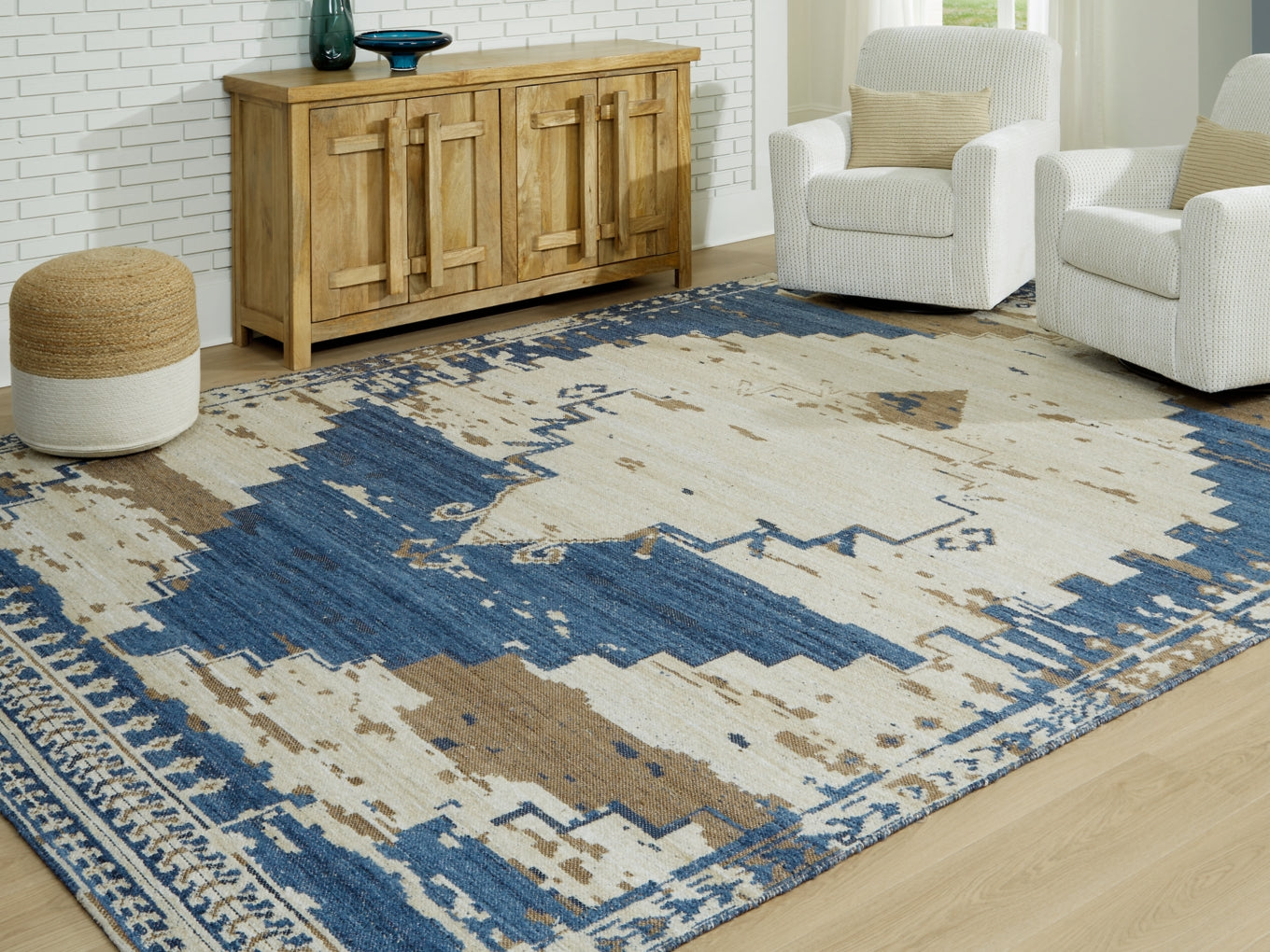 Varnler Extra Large Rug