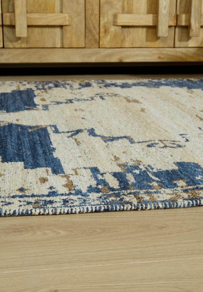 Varnler Large Rug