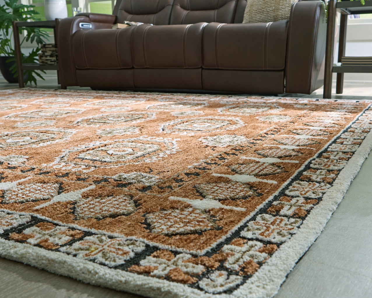 Qaabiz Large Rug