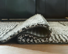Kurtmen Medium Rug