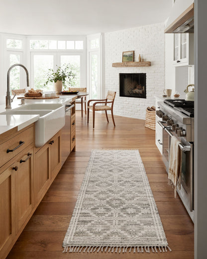 Angela Rose x Loloi Rivers RIV-02 Lagoon / Ivory