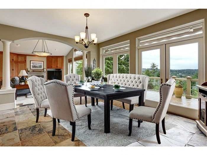 Sania 6 Pc Dining Table Set w/ Bench