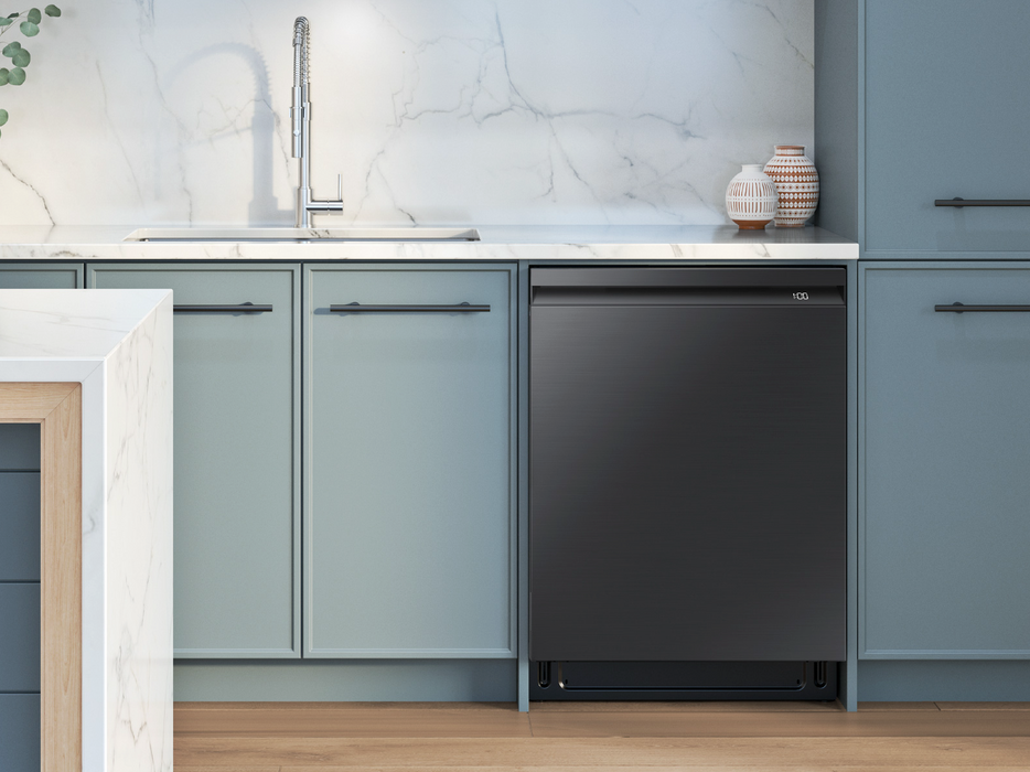 Bespoke Smart 42dBA Dishwasher with StormWash+™ and Smart Dry