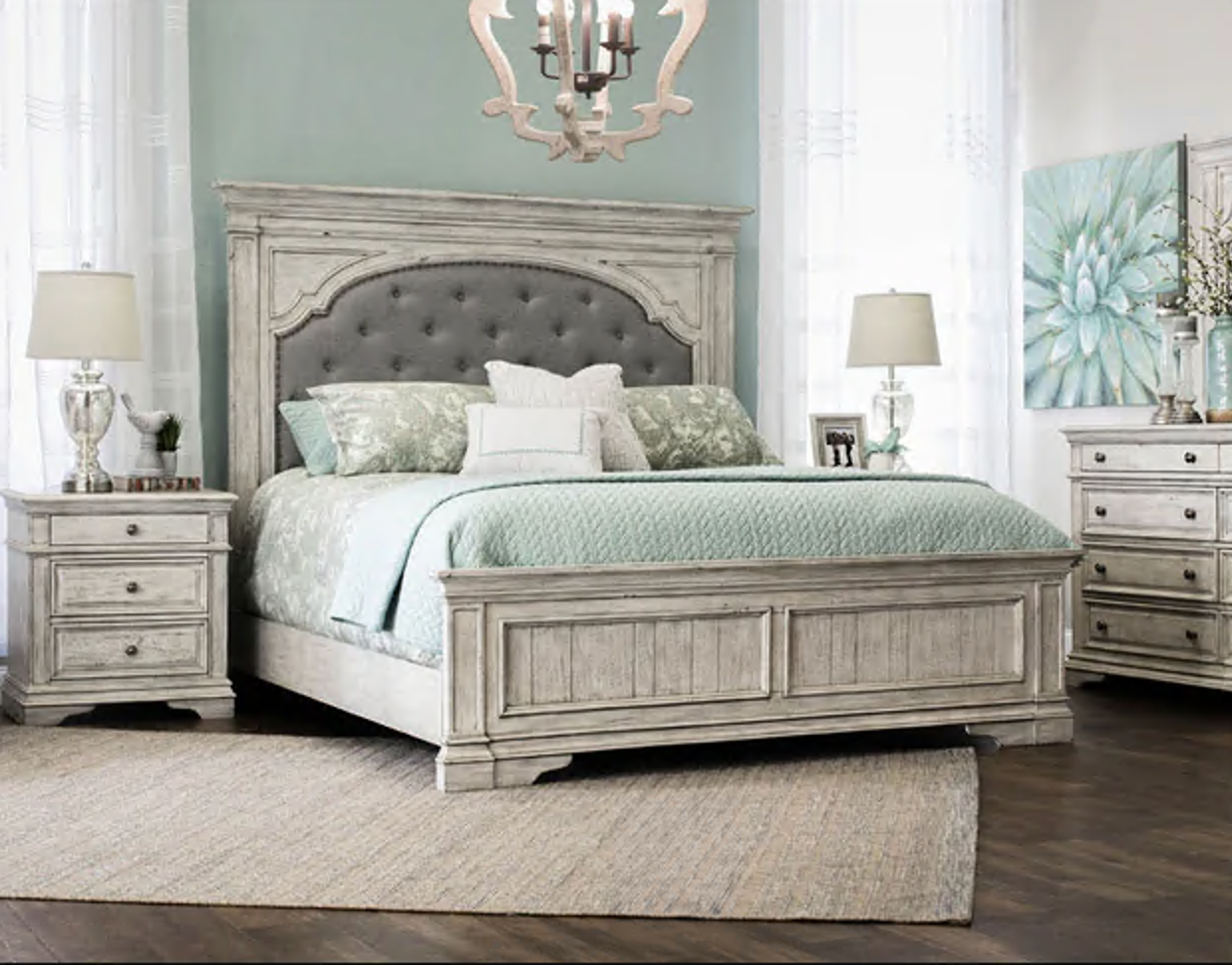 Cama tamaño queen Highland Park en madera flotante encerada