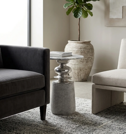 Maehaven Gray Table, 23"