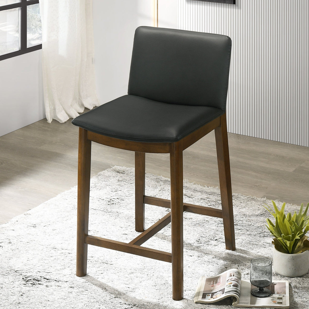 Silla de mostrador Shannon en cuero vegano negro