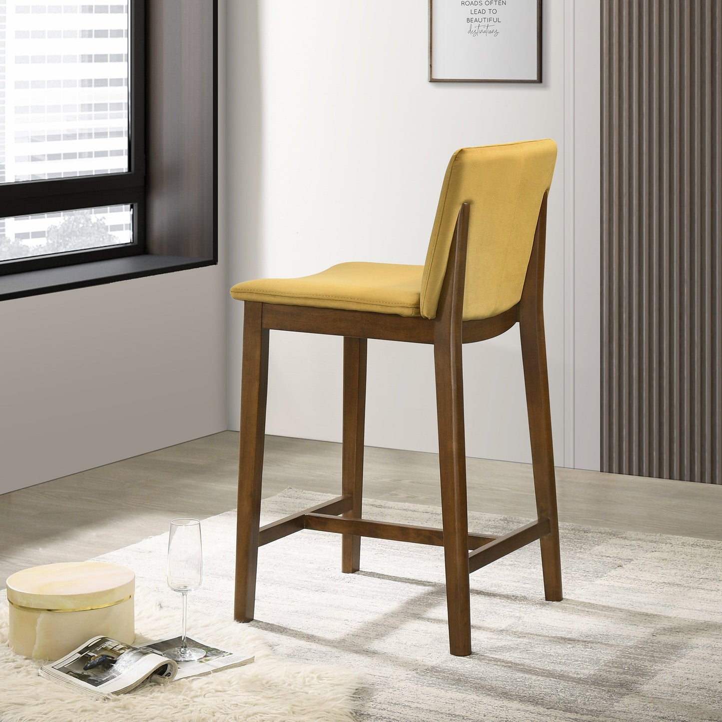 Silla de mostrador Shannon en terciopelo amarillo oscuro