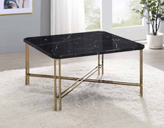 Mesa de cóctel Daxton con superficie de mármol sintético 