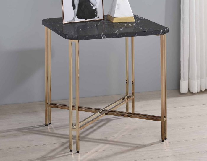 Mesa auxiliar con tapa de mármol sintético Daxton 