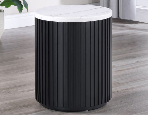 Mesa auxiliar redonda Colvin de 45 cm con superficie de mármol blanco y acabado negro 