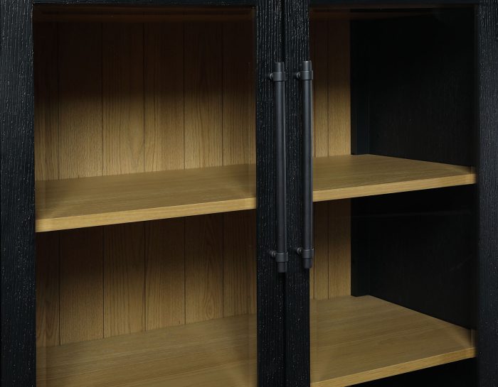 Servidor con puerta de la Catedral de Magnolia