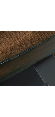 Kraeburn Round Cocktail Table