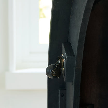 Grayman Round Cocktail Table