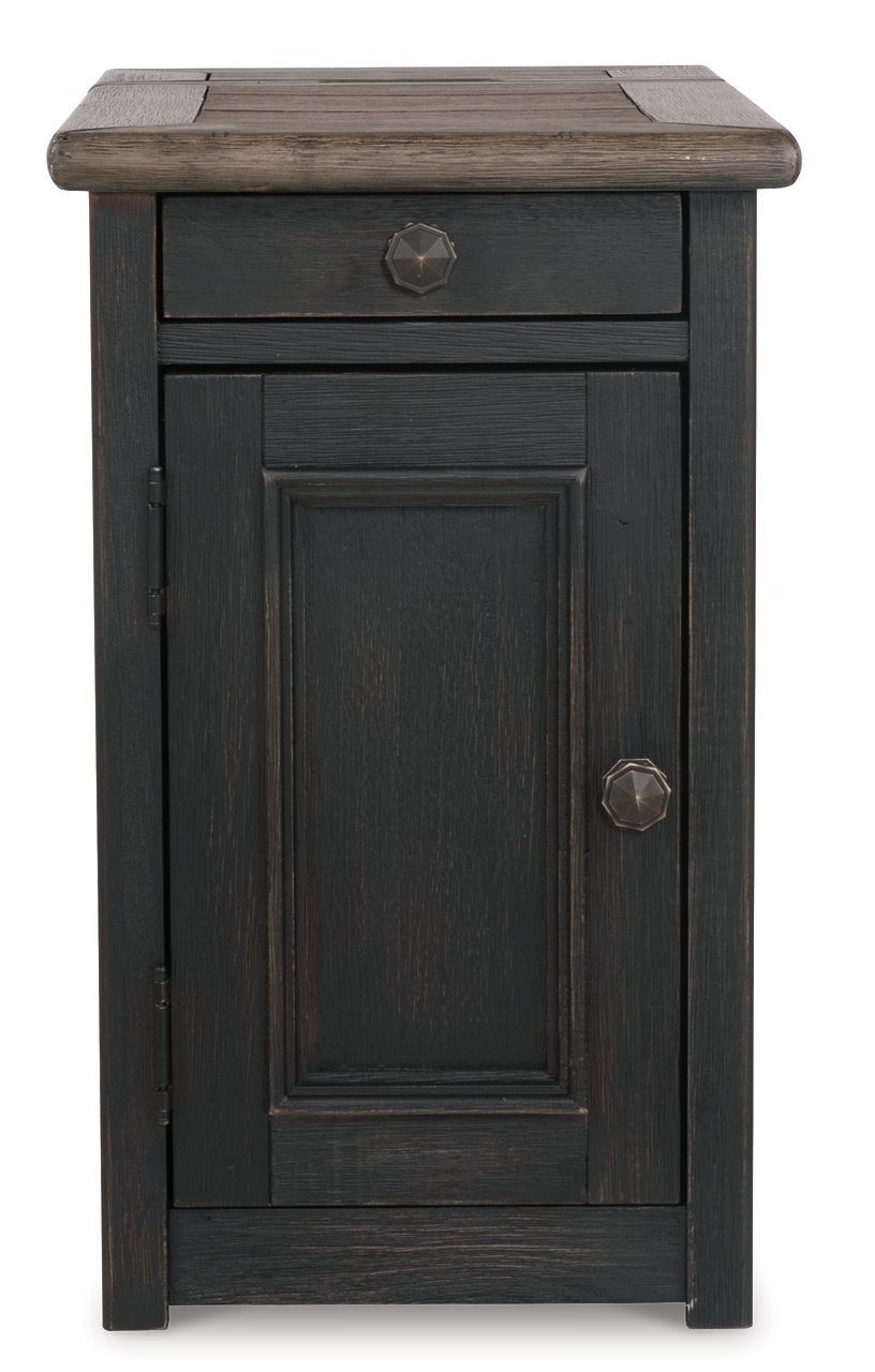 Mesa auxiliar Tyler Creek con puerto USB y enchufes