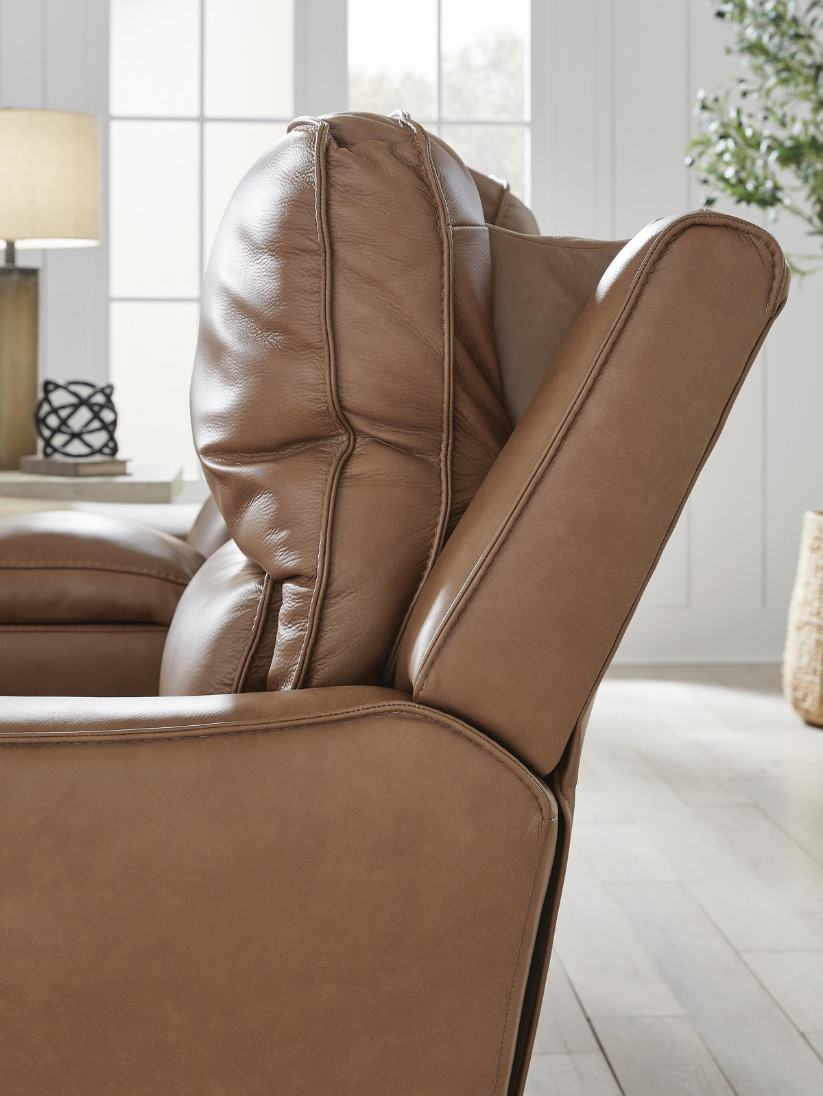 Silverbrooke PWR REC Loveseat/CON/ADJ HDRST