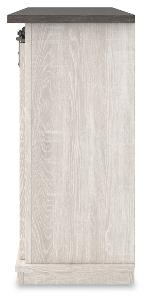 Dorrinson Medium TV Stand