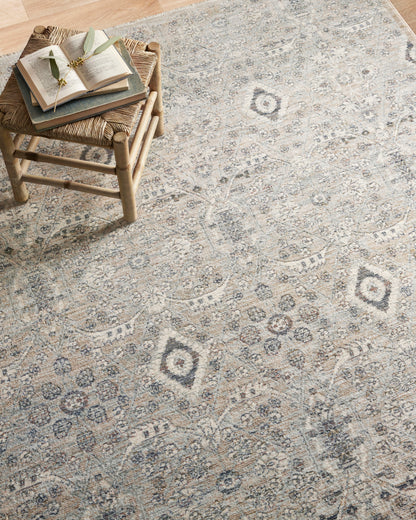 Amber Lewis x Loloi Zuma ZUM-07 Plata / Cielo