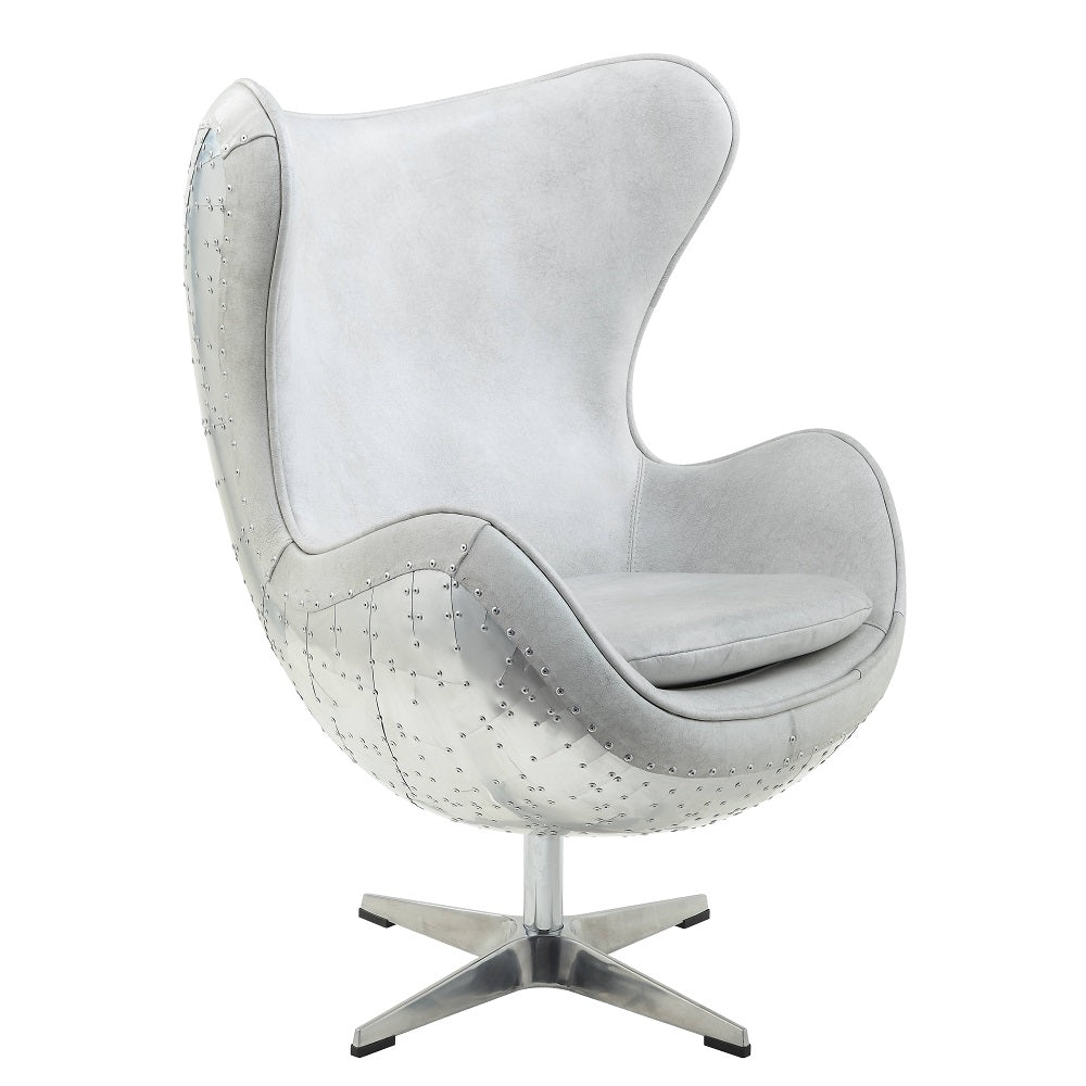 Sillón huevo Brancaster con detalles en cuero de grano superior y respaldo alto